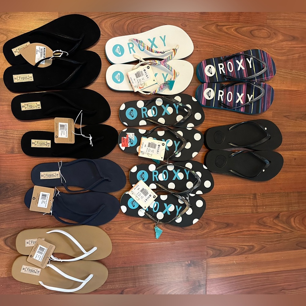 Lot of 9 pair new flip flops